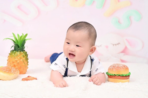临汾宝宝在妈妈肚子里